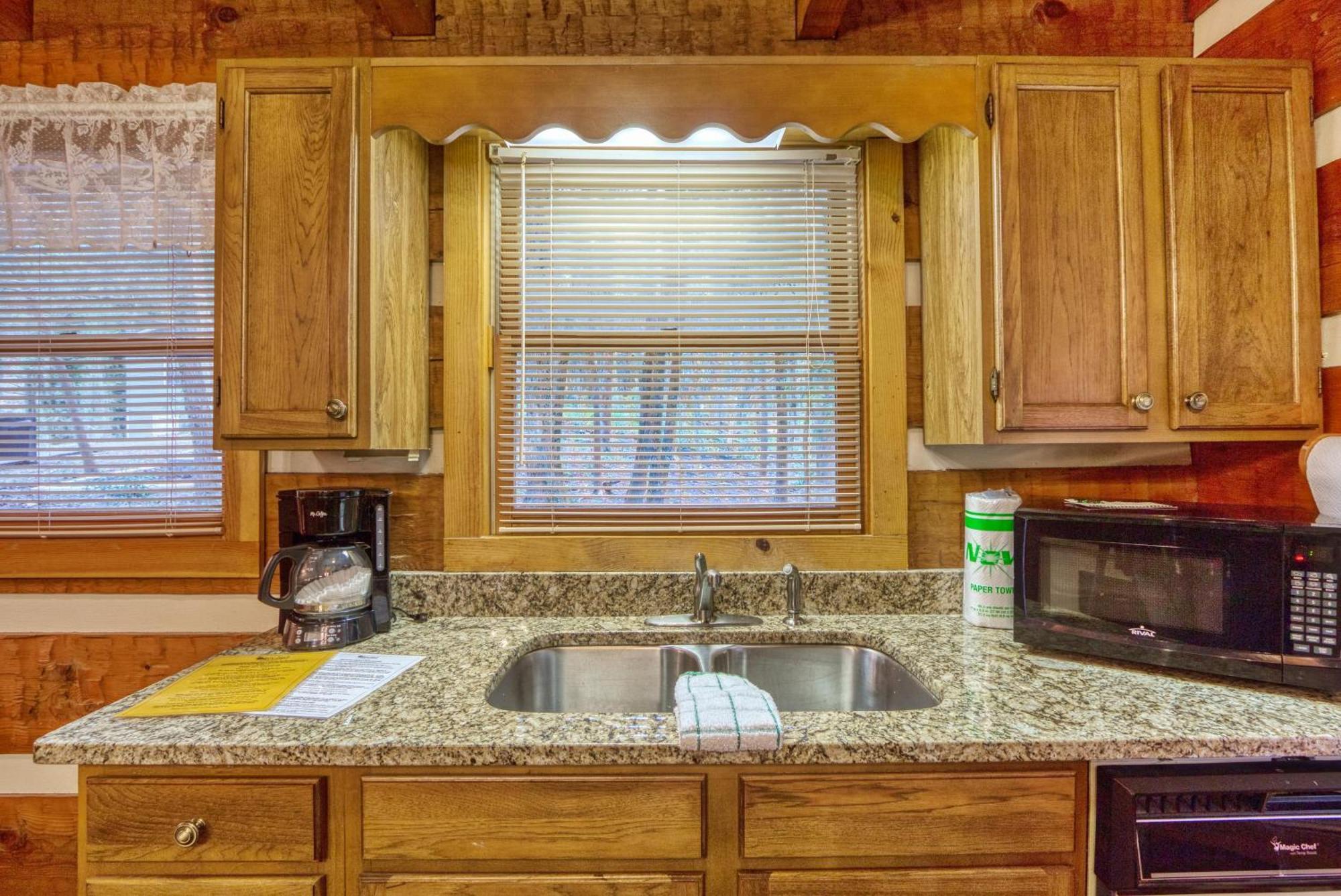 Puppy Love #1619 Gatlinburg Exterior photo